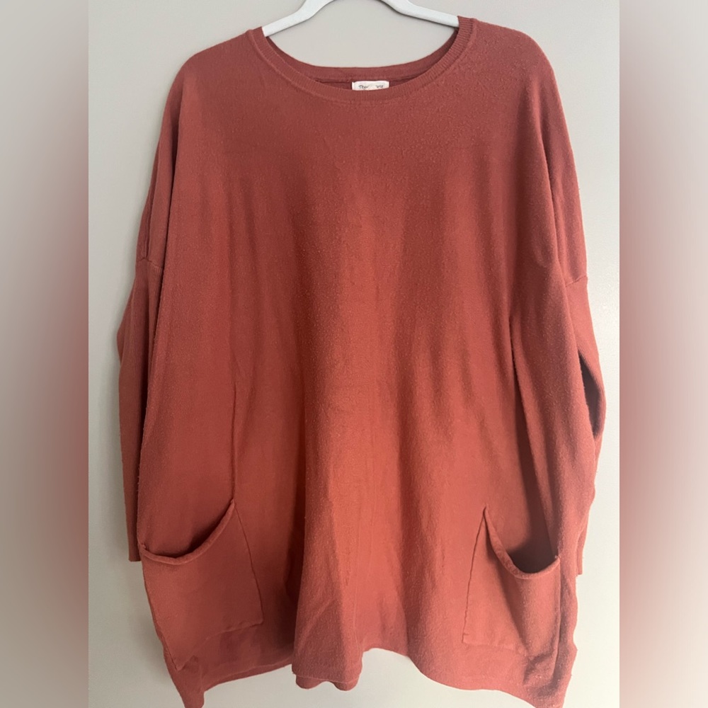 Pocket sweater